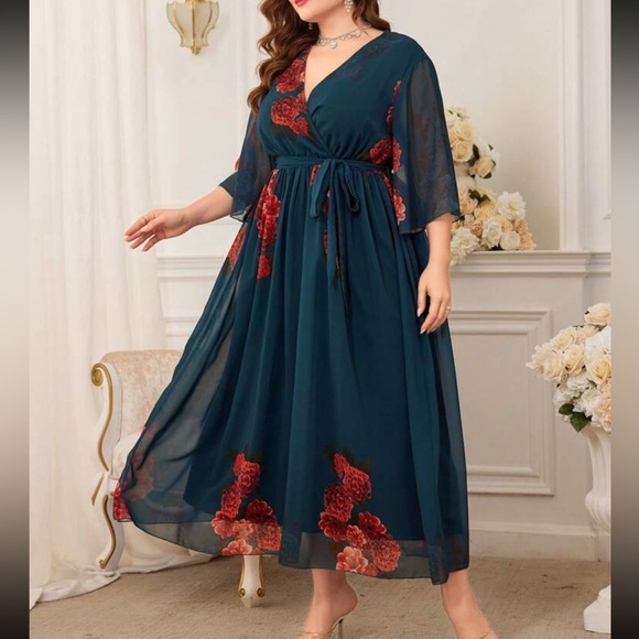 Plus size floral embroidery V neck belted dress - Picture 6 of 6
